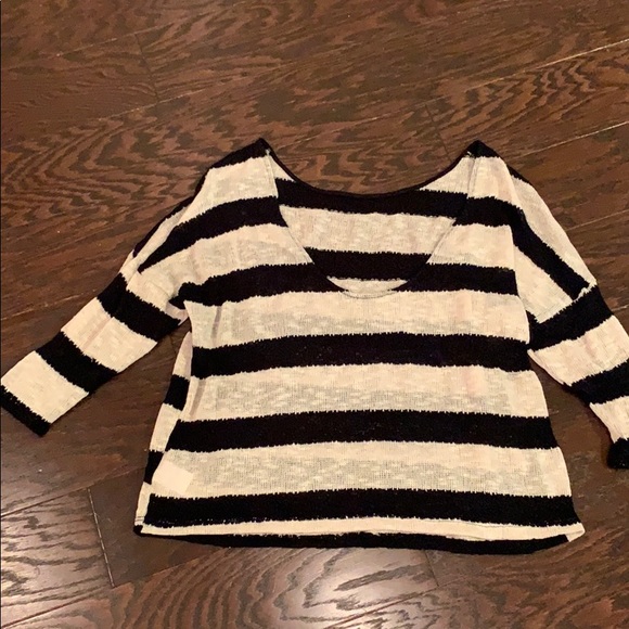 Painted Threads Brand Sweater With a Scoop Back - Picture 2 of 4